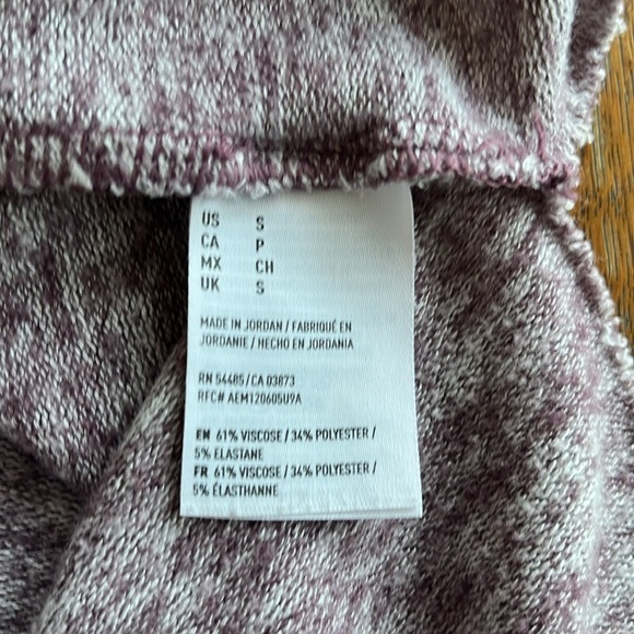 American Eagle Soft and Sexy Plush Size Small Scoop Neck Long Sleeves Raw Hem - Picture 9 of 12